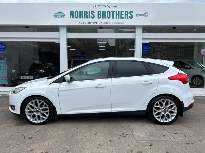 FORD FOCUS