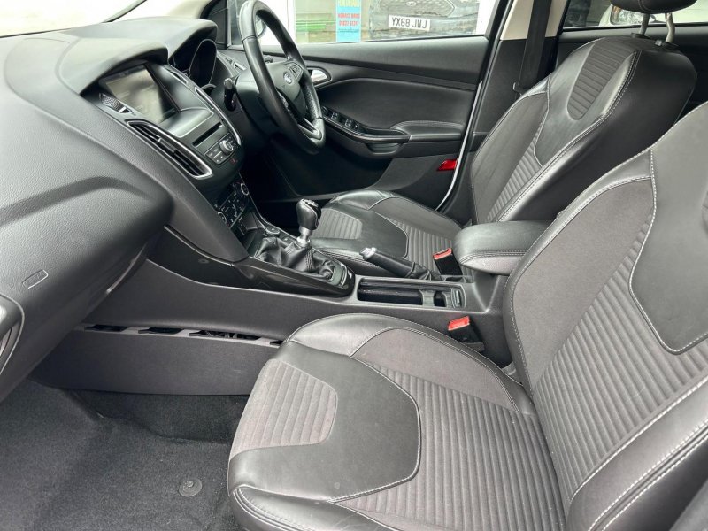 FORD FOCUS