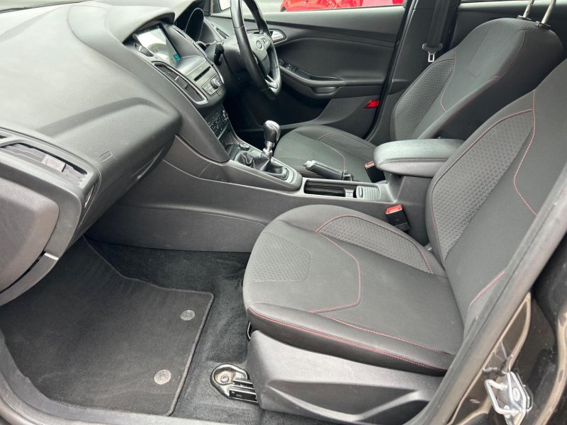 FORD FOCUS