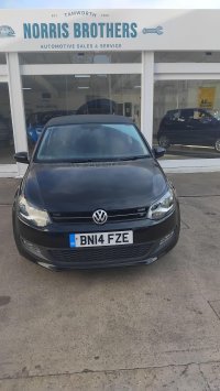 VOLKSWAGEN POLO